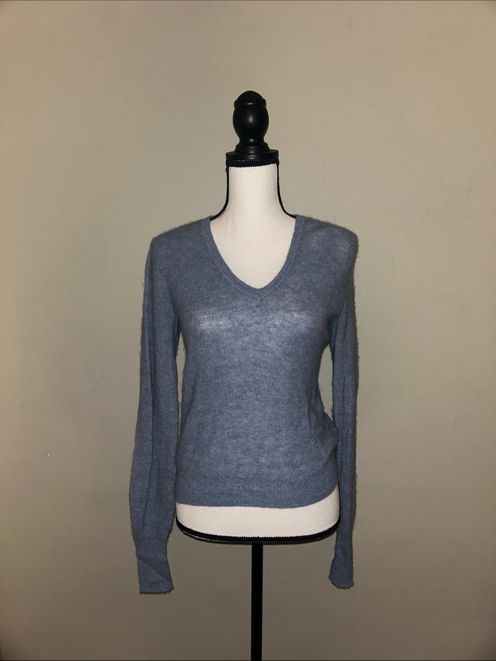 Madewell Women's V-Neck Sweater in Dusty Blue